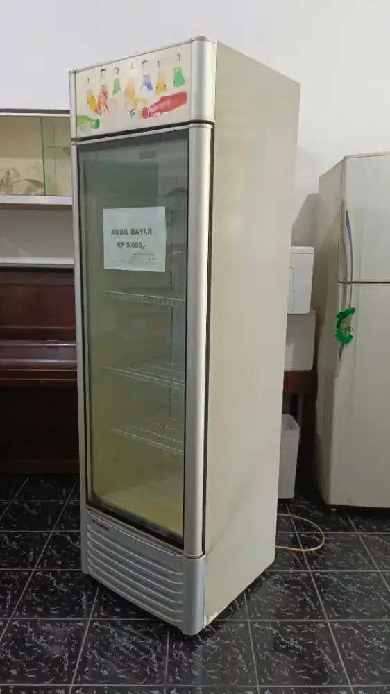 Pendingin Showcase kapasitas 140 L  Modena