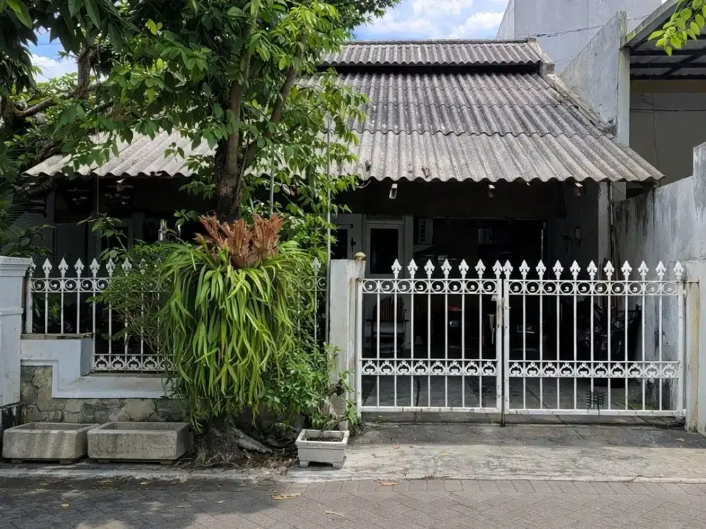 Rumah Wisma Permai Strategis, Hadap: Barat Daya