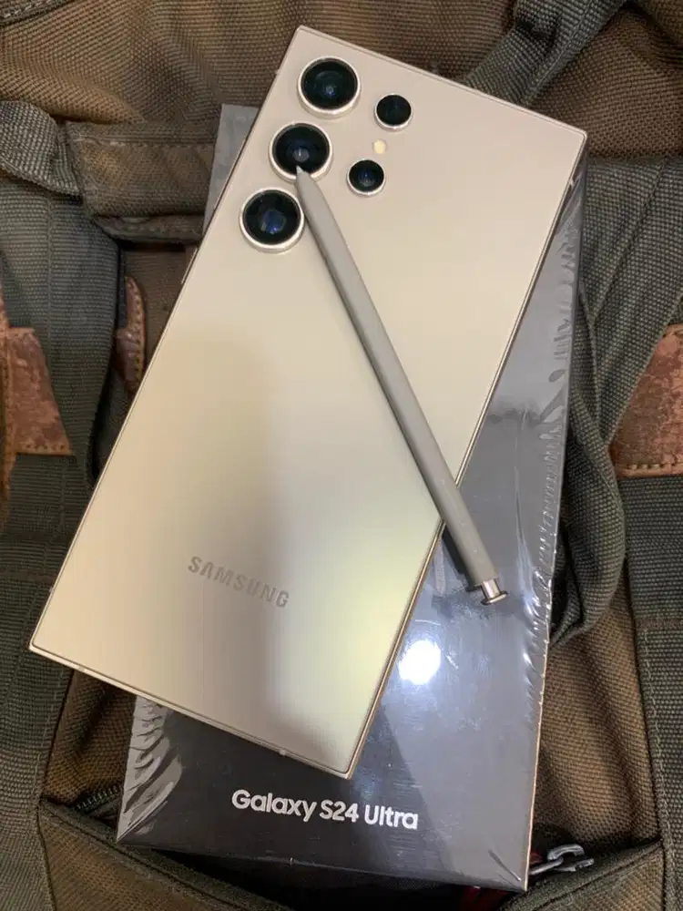 Samsung S24 Ultra 5G 12/256gb likenew