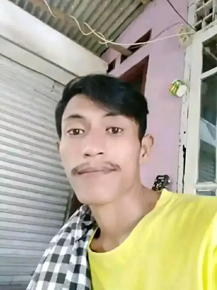 nyari kerja bidang jualan f&b atau cook helper di rumah makan