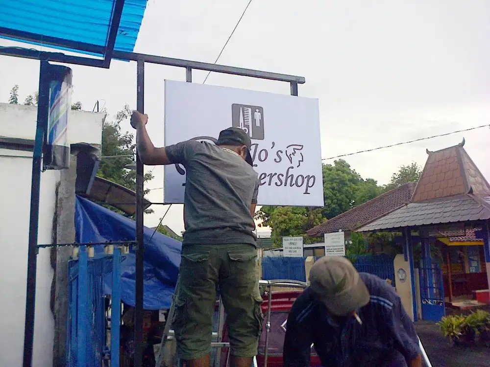 PRODUSEN ADVERTISING OUTDOOR NEONBOX PLANG REKLAME PAPANNAMA WALLPAPER