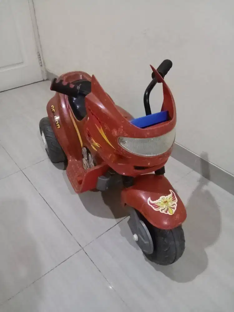 MOTOR AKI MAINAN ANAK BEKAS KONDISI LAYAK PAKAI SESUAI FOTO TANPA AKI