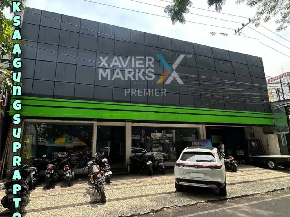 Gedung Showroom di Poros Jalan Utama Jaksa Agung Suprapto Malang
