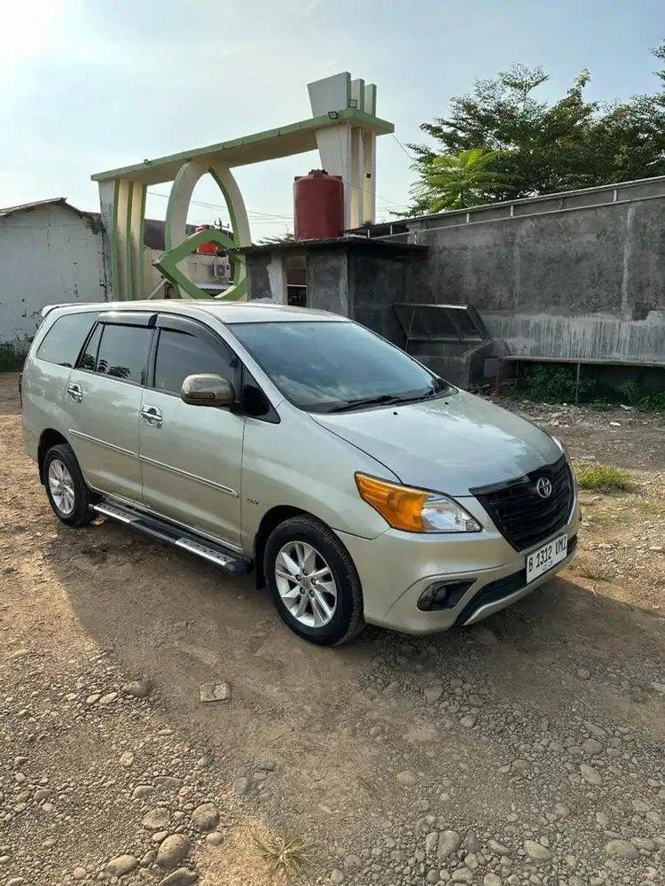 Innova V Luxury AT 2011 siap pakai