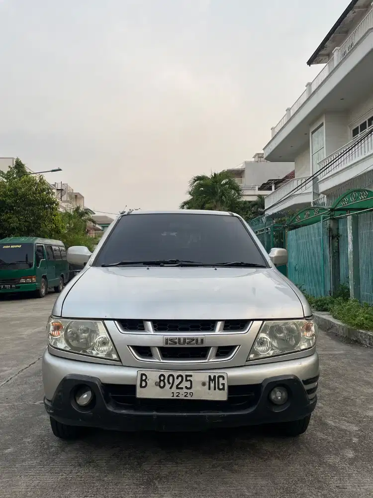 Isuzu Panther 2004 LM 2.5 Diesel
