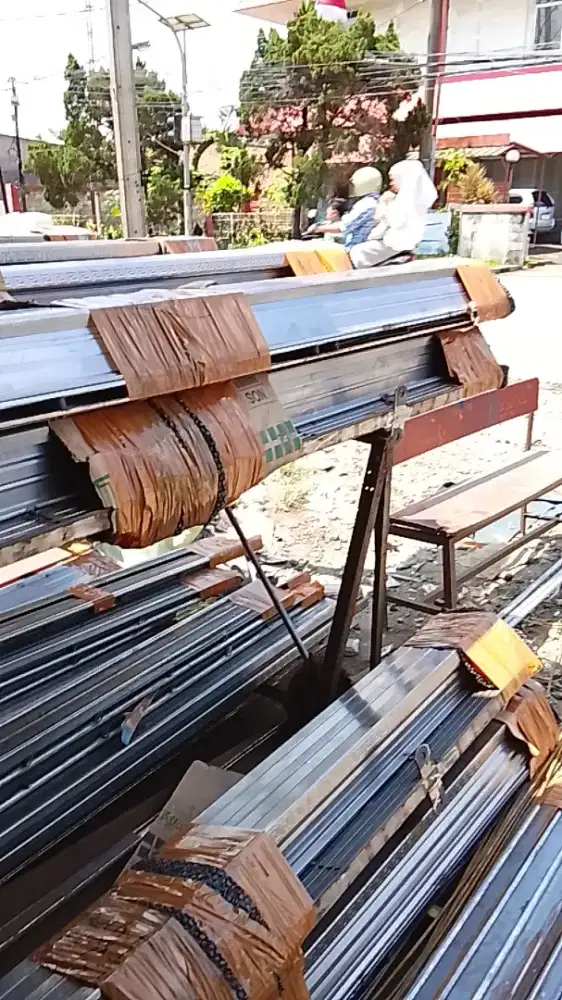 Rolling door folding gate