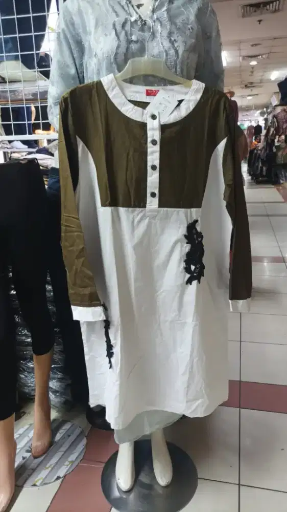 Baju wanita baru borongan toko tutup