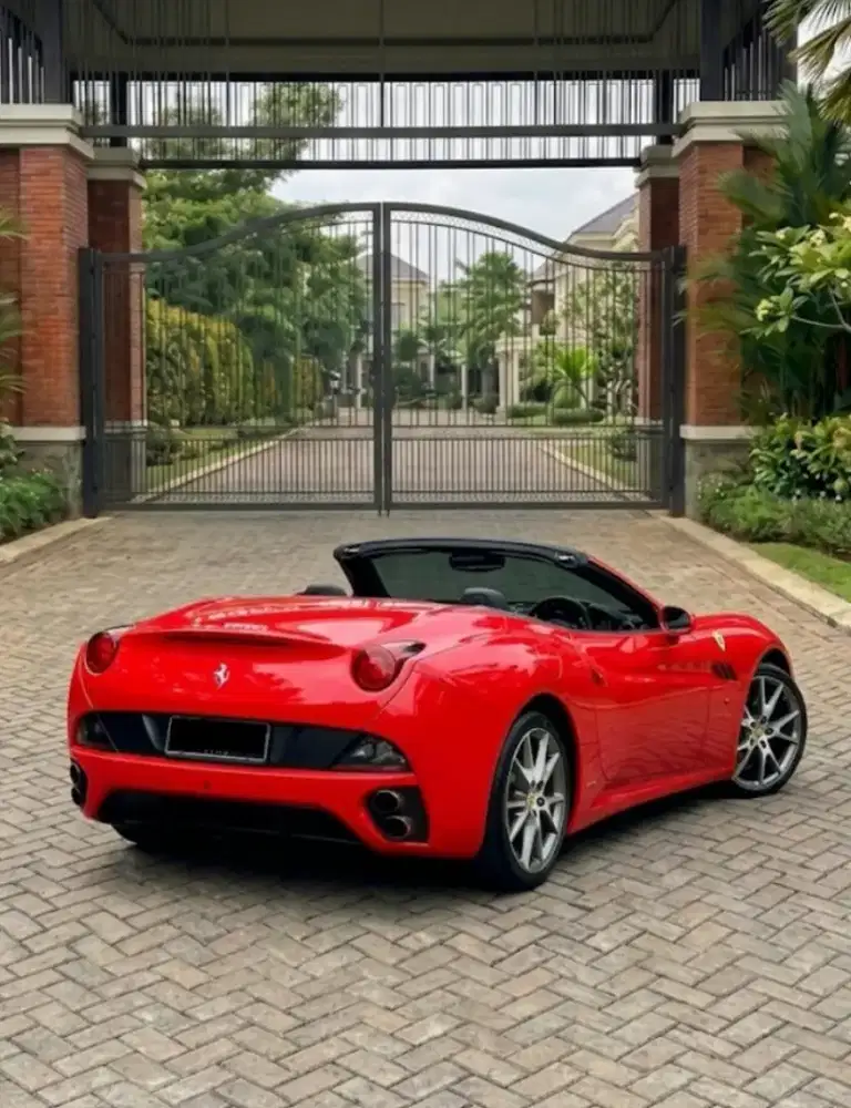 California HS30 Convertible
ATPM Ferrari Indonesia
4.3L