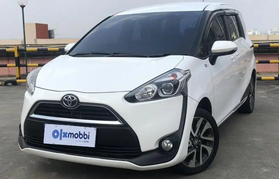 TDP 8,JT, Toyota Sienta 1.5 V Bensin-AT Putih 2017