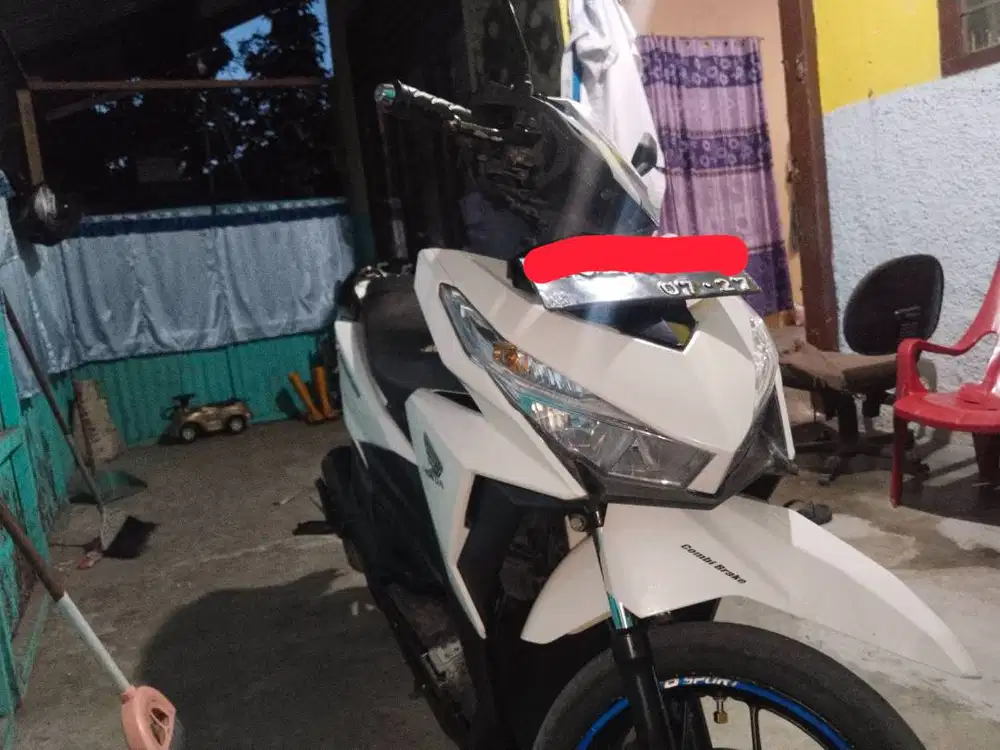 Vario 150 thn 2017 warna putih.
