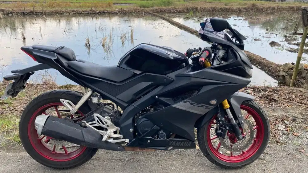 R15 V3 VVA 2021 STD  (Nego)