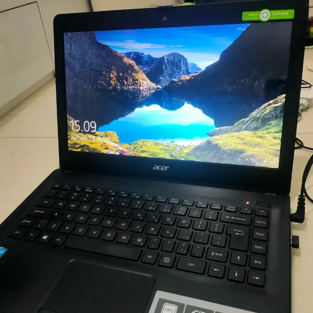 Laptop Acer One Z1402 14 inch Notebook PC