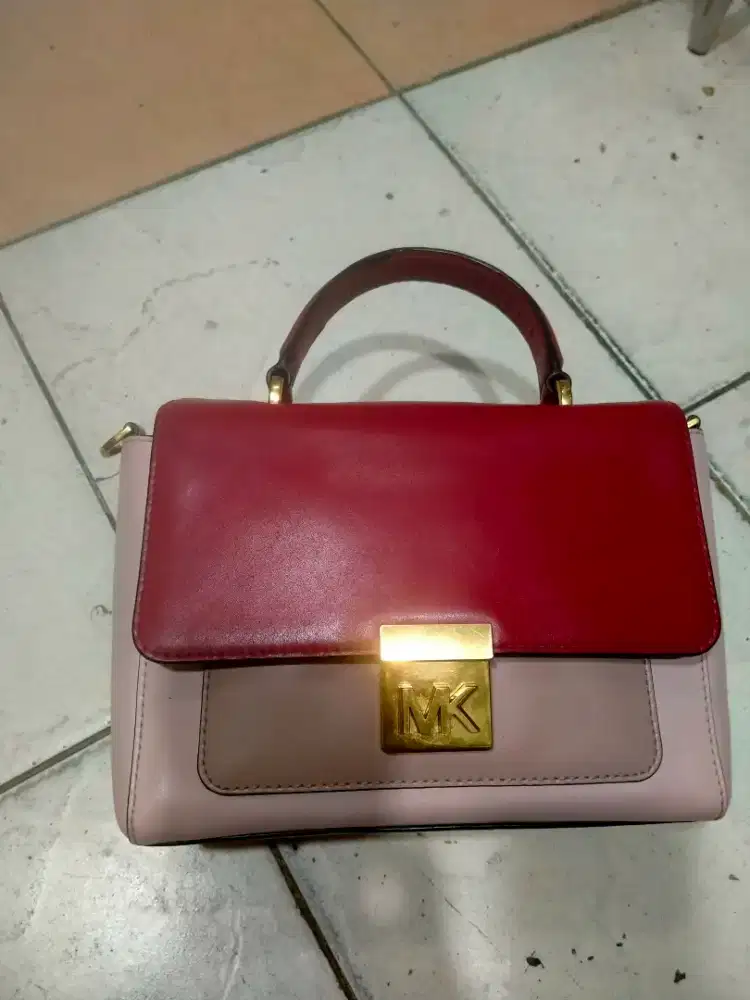 Michael Kors slingbag