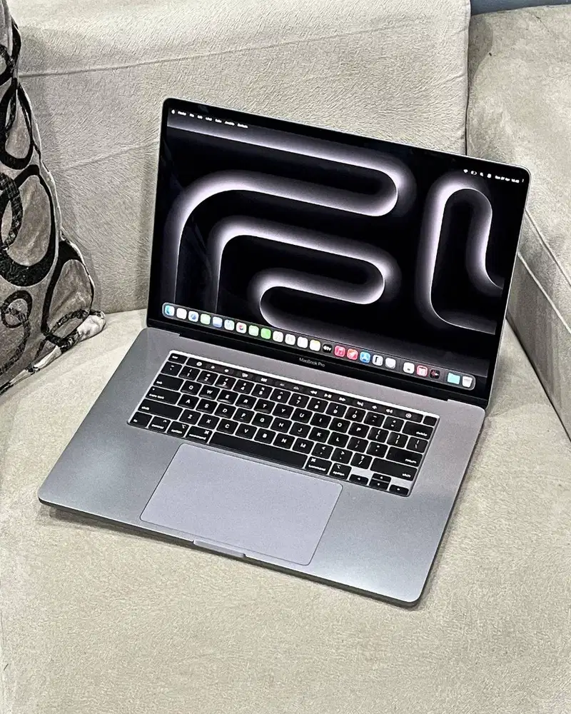 MACBOOK PRO 2019 CORE i9 16GB/1TB 16inch