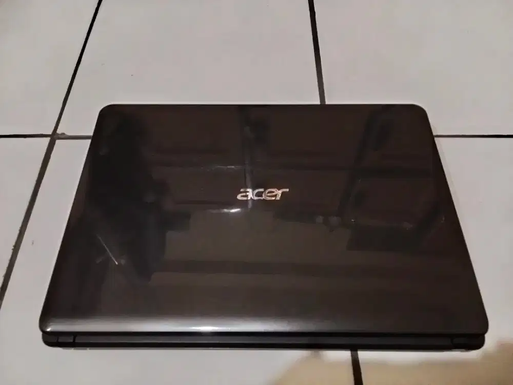 Laptop Acer Aspire E1-431
