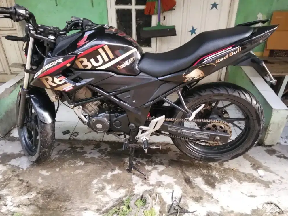 Motor CB 150R bekas pemakaian sendiri