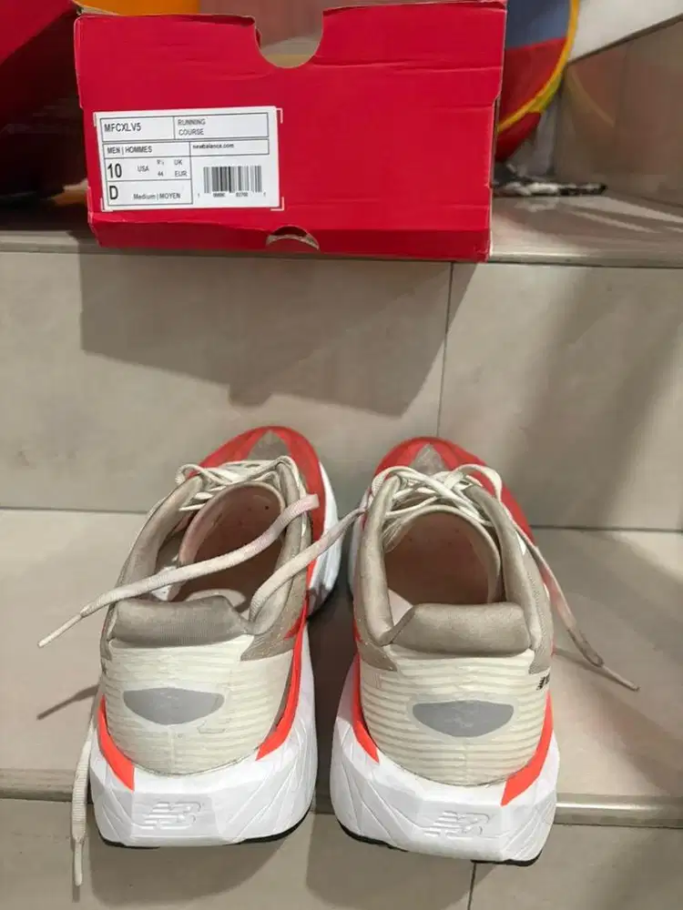 Sepatu Running New Balance Rebel V5