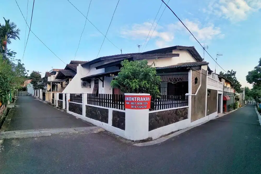 Disewakan untuk keluarga besar atau Kantor