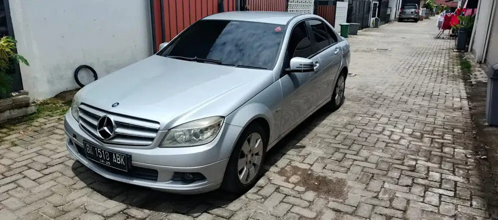 Mercedes-Benz C200 2010 Bensin