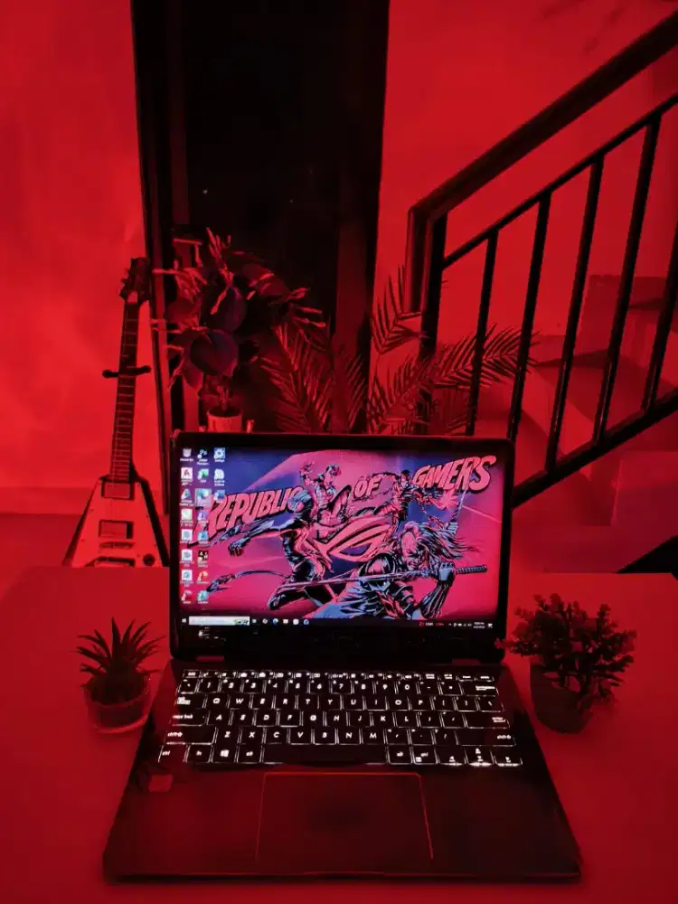 ASUS ZENBOOK UX370UAR-313 [Ram 16GB ] < masih terawat