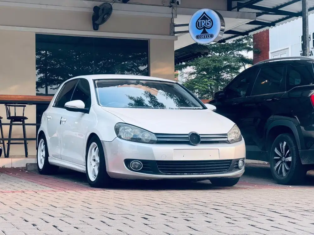 Volkswagen Golf 2010 Bensin