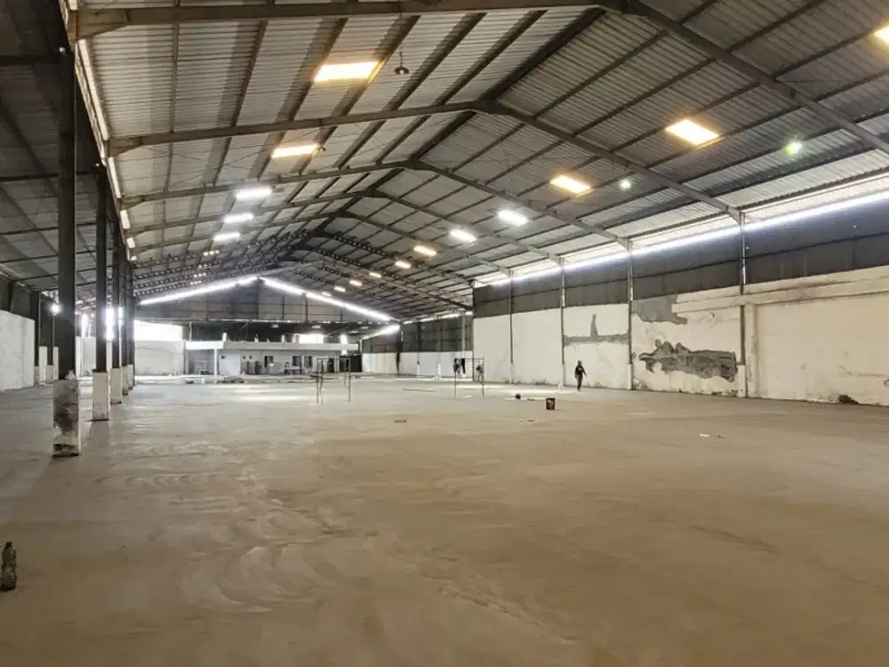 DIJUAL/ DISEWAKAN GUDANG KALIANAK BEBAS BANJIR LANTAI COR