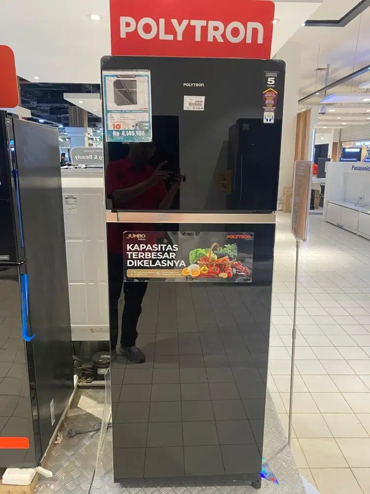 Kulkas POLYTRON 260Liter 140Watt