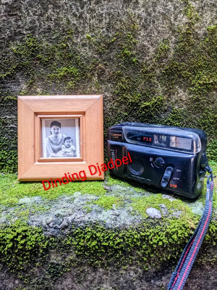 Foto studio jadul asli mama muda dan anak