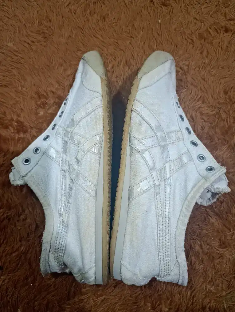 Sepatu Onitsuka Tiger Ori ukuran 38
