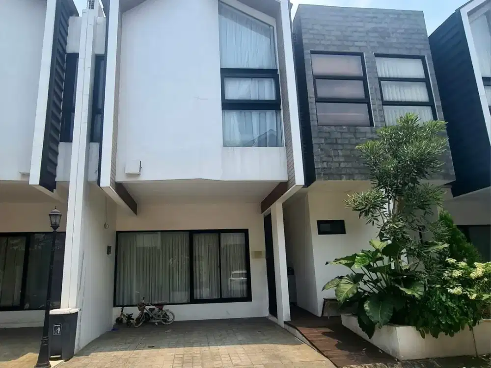 Dijual Rumah  Lantai + Mezzanine + Lower Ground Kawasan Serua BSD, Tangsel