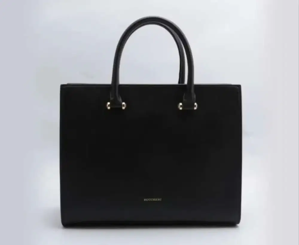 Tas buccheri ori, kulit asli