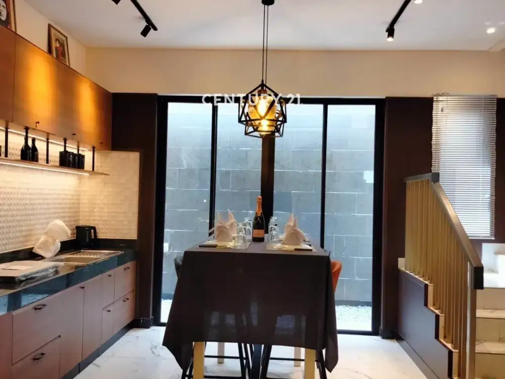 Rumah Full Furnish Tropical Modern Di Cluster Semayang Asya