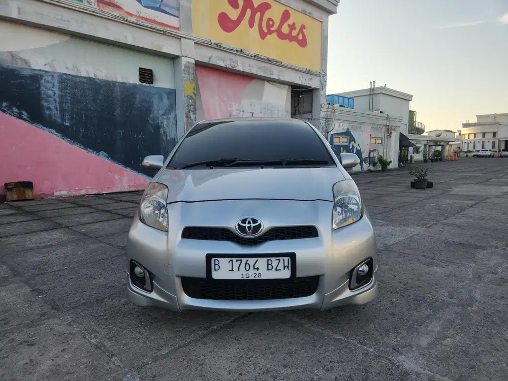 Toyota Yaris s a.t LTD 2013 KM 90RB AN