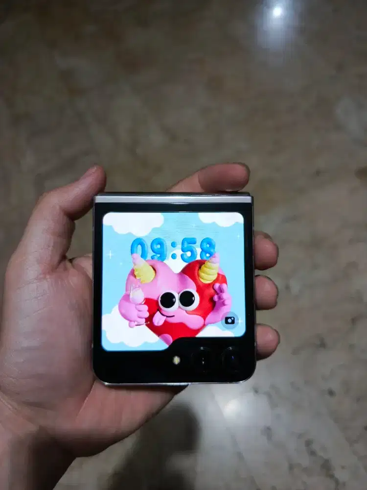 Samsung z flip 5 minus