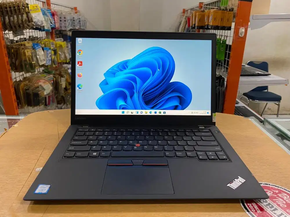 Lenovo ThinkPad T470S Core i5Gen7 Ram 8GB SSD 256GB Touchscren Mulus