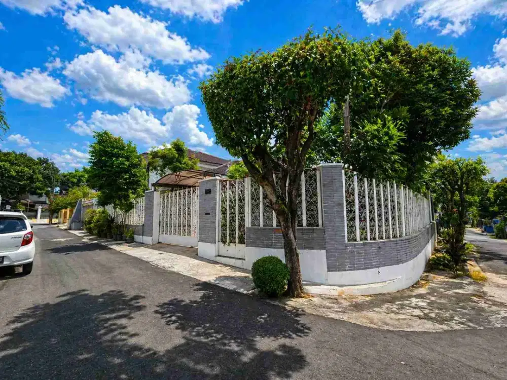 Rumah Luas Komplek Dekat Panglima Polim Kebayoran Baru harha siap nego