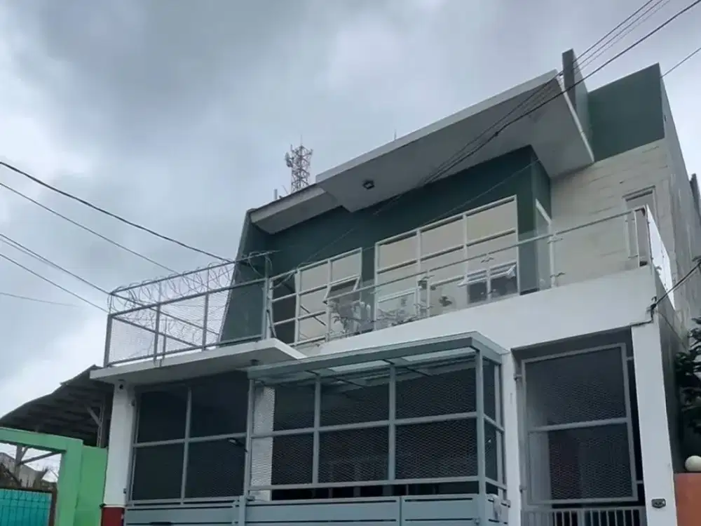 Rumah Kebon Jeruk 215m 3 lantai ada rooftop dan kost2annya, bangunan masih baru bagus Full Furnished