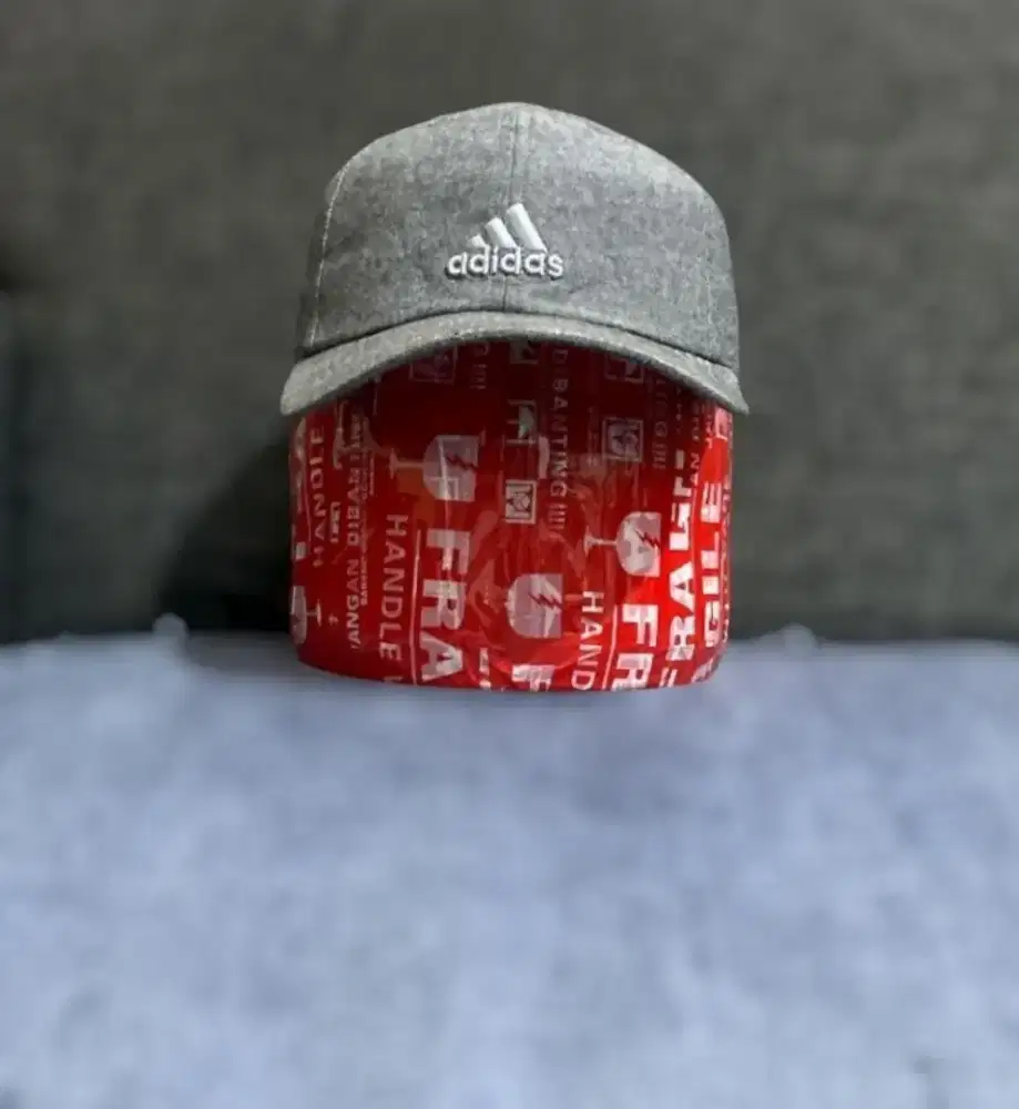 TOPI ADIDAS GREY KATUN SIMPLE CAPS BEKAS