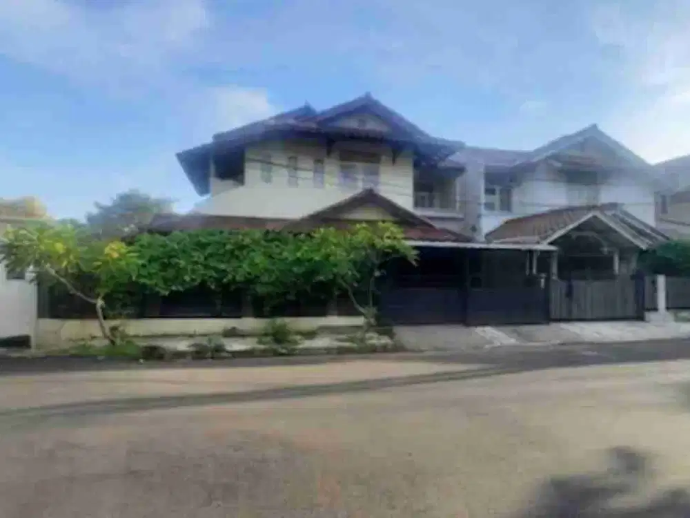 Rumah luas dan murah di hook Bintaro Jaya Sektor 9