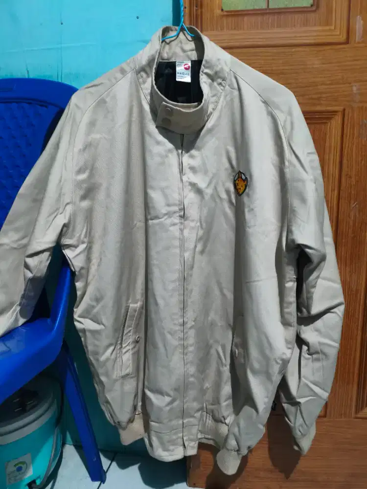Banyak dicari CRSL CHILO ADAPTOR JACKET