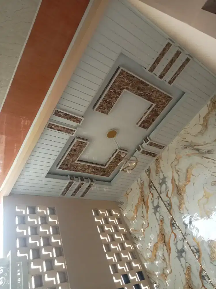 Pemasangan dekorasi plafon dn partisi