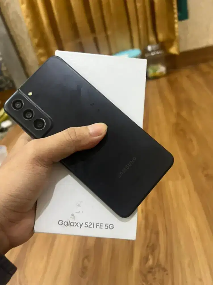 Samsung s21 fe 5G 8/256 hp+ kabel