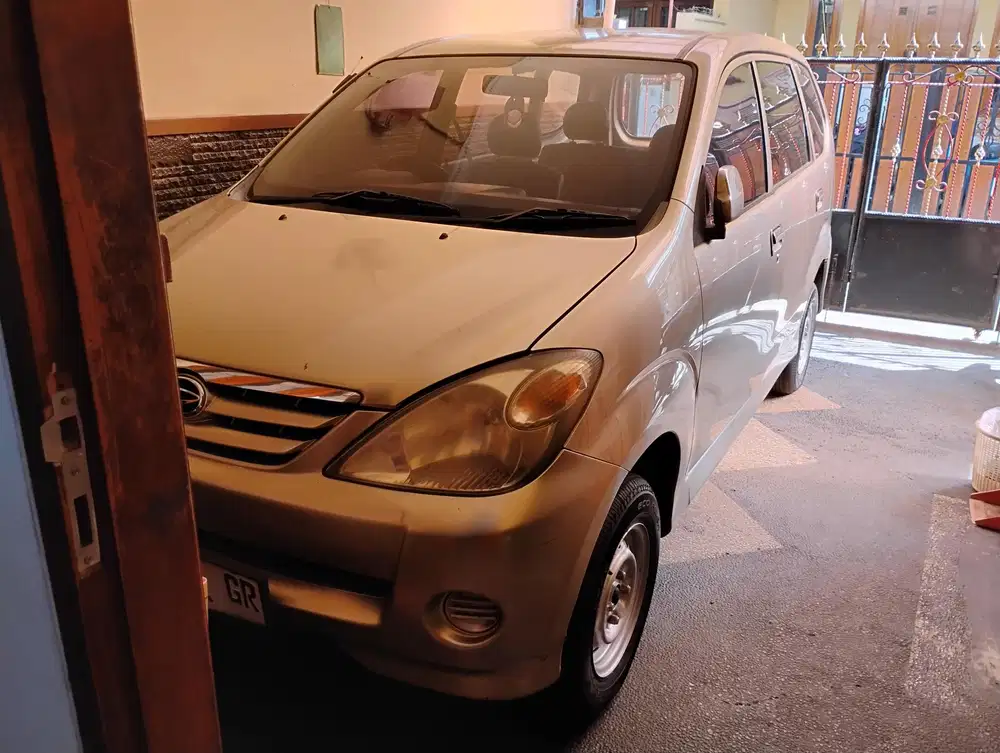 Daihatsu Xenia 2004 Bensin