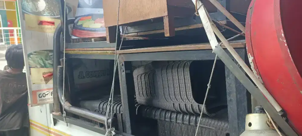 15 Unit Meja Makan Kafe Rngka Besi Dan 50 Unit Kursi Olymplas