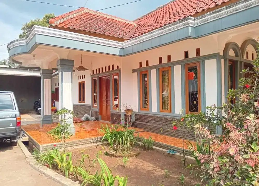 JUAL RUMAH SEMI VILLA HALAMAN LUAS CANGKUANG BANJARAN
