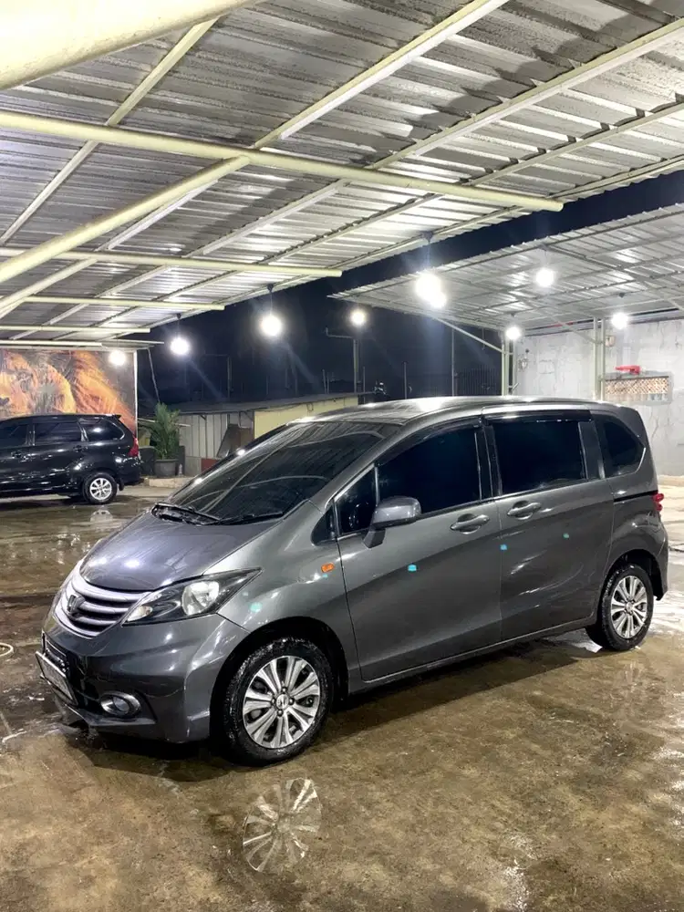 Honda Freed 2009 Bensin