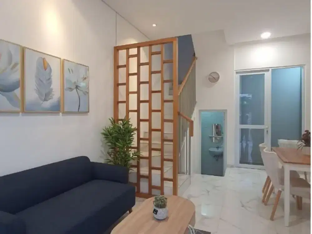 Rumah siap huni pinggir jalan raya 400 Meter ke pintu tol sawangan Mampang Depok