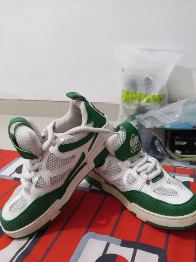 Jual sepatu aja nih buat pulkam