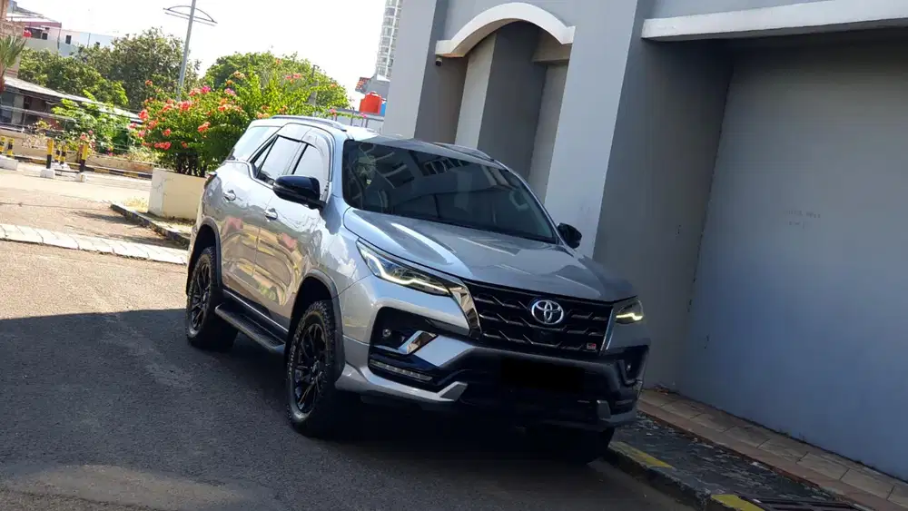 Toyota Fortuner 2.8 VRZ GR Sport 4x4 Kick Sensor Diesel AT 2023/2024