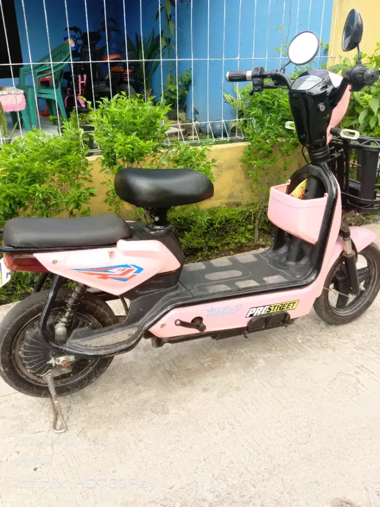 Sepeda listrik merek pro street kondisi normal gda minus siap pake